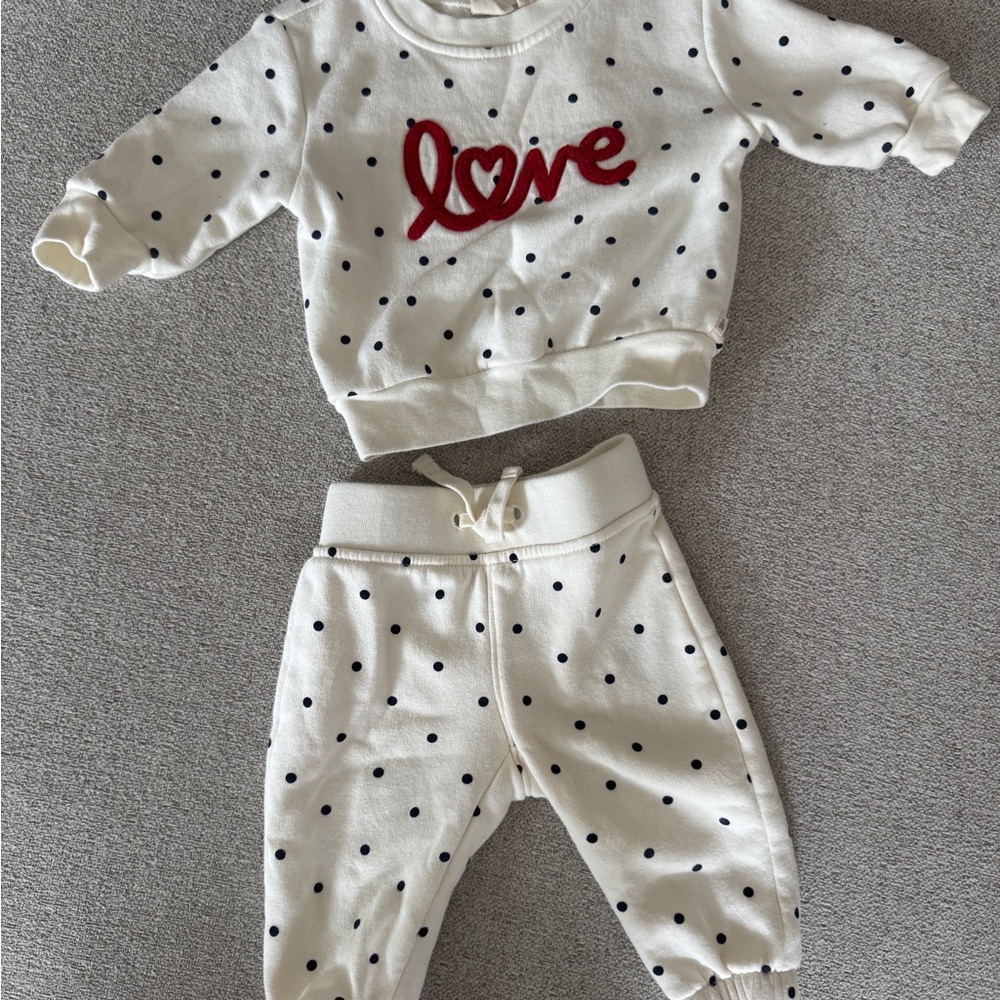 GAP Polka Dot Baby Matching Sweatsuit Set
